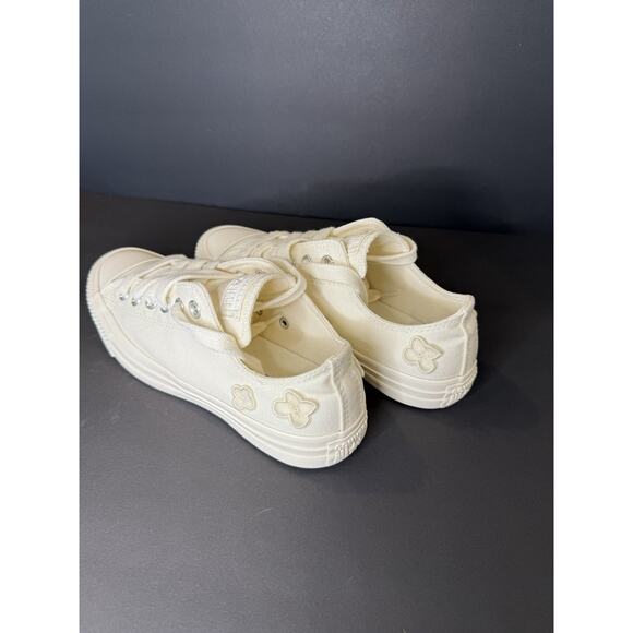 Converse Chuck Taylor All Star Low Top '3D Flowers' Embroidered Cream Off White - Picture 2 of 9